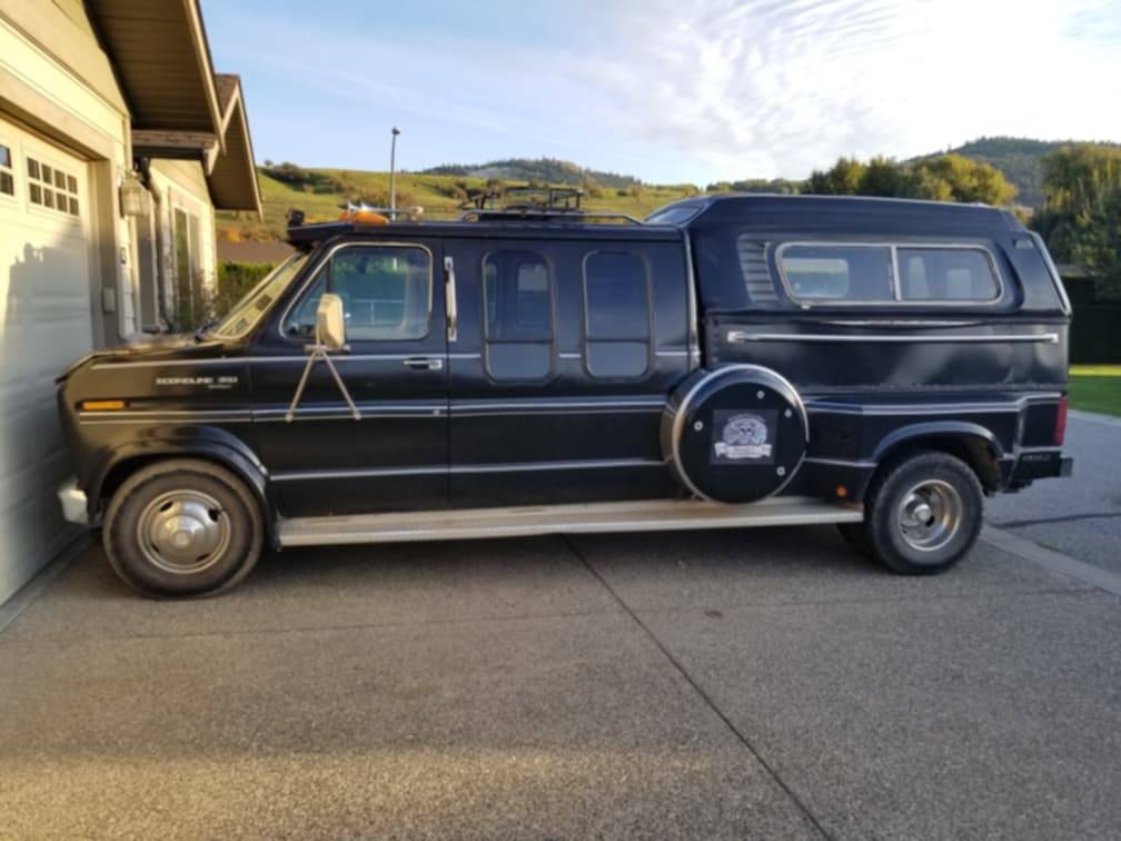 Ford-F350-centurion-diesel-1985-black-2