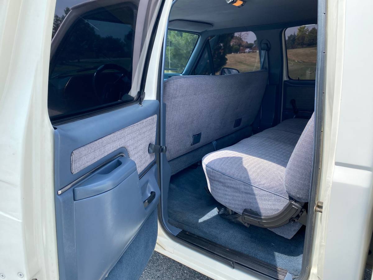 Ford-F350-super-duty-xlt-diesel-1991-white-10