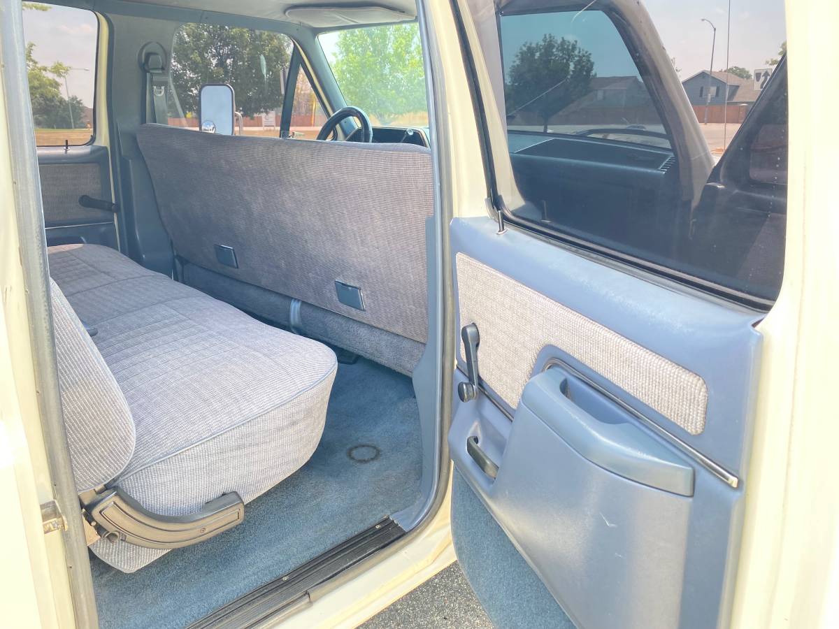 Ford-F350-super-duty-xlt-diesel-1991-white-15