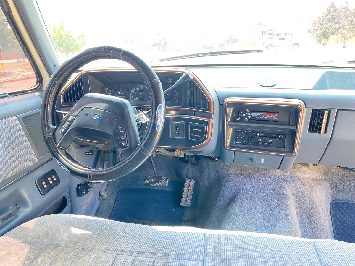 Ford-F350-super-duty-xlt-diesel-1991-white-17