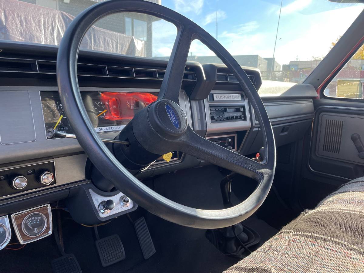 Ford-F700-1989-red-4