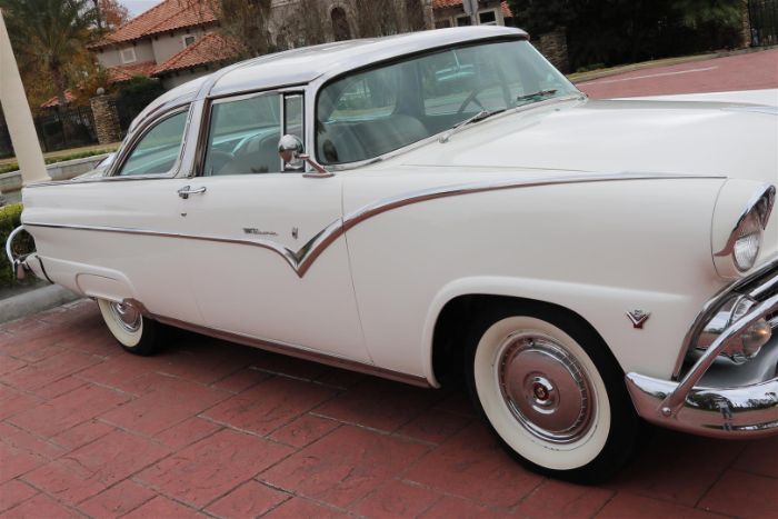 Ford-Fairlane-1955-14