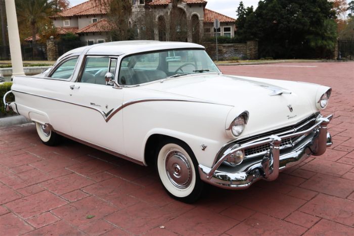 Ford-Fairlane-1955-17