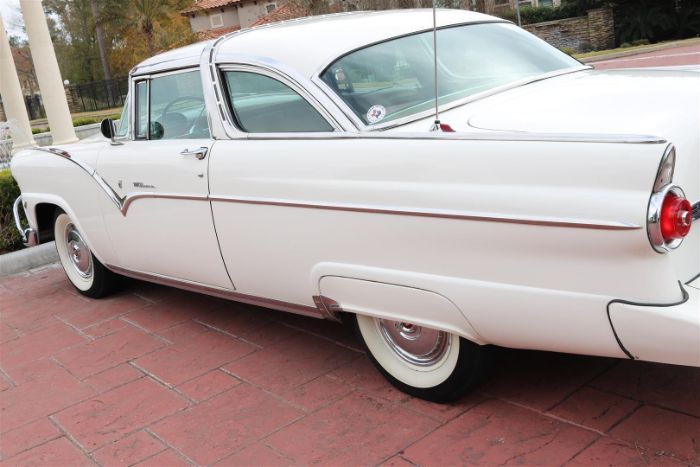 Ford-Fairlane-1955-22