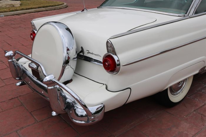 Ford-Fairlane-1955-26