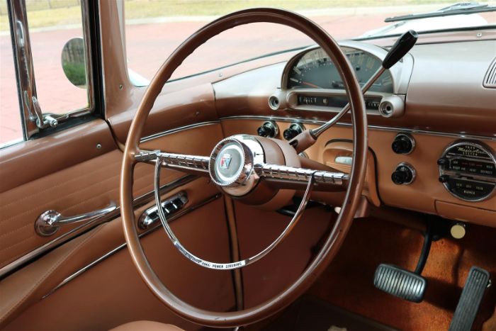 Ford-Fairlane-1955-28
