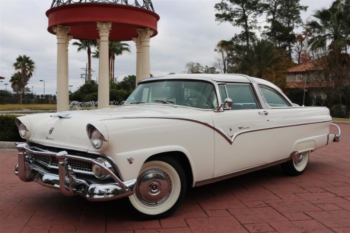 Ford-Fairlane-1955-30