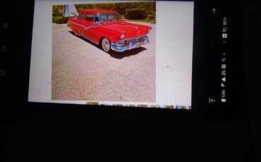 Ford-Fairlane-1956-Sedan