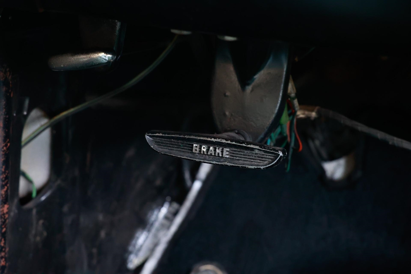Ford-Fairlane-1957-4-Door-21