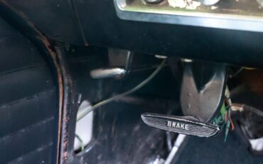 Ford-Fairlane-1957-4-Door-22