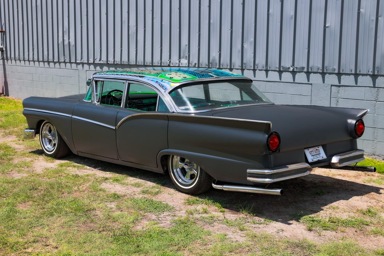 Ford-Fairlane-1957-4-Door-3