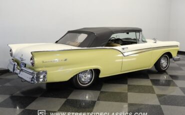 Ford-Fairlane-1957-Convertible-11