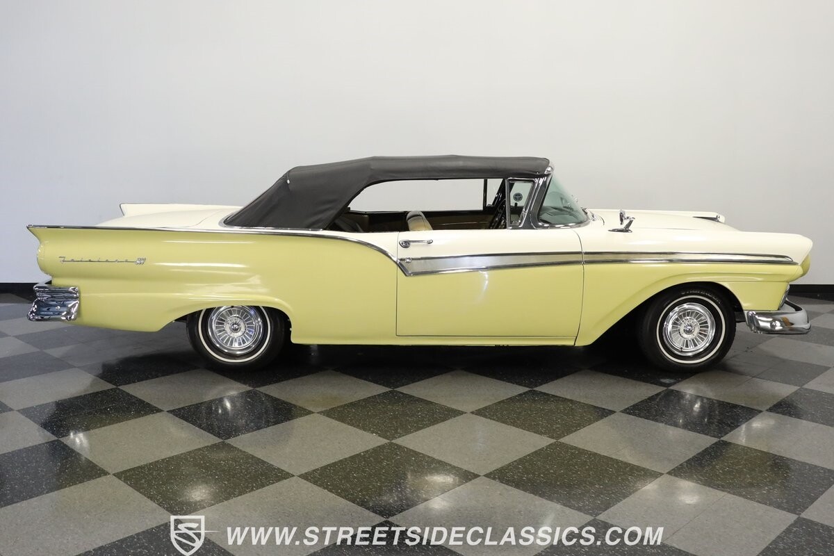 Ford-Fairlane-1957-Convertible-12