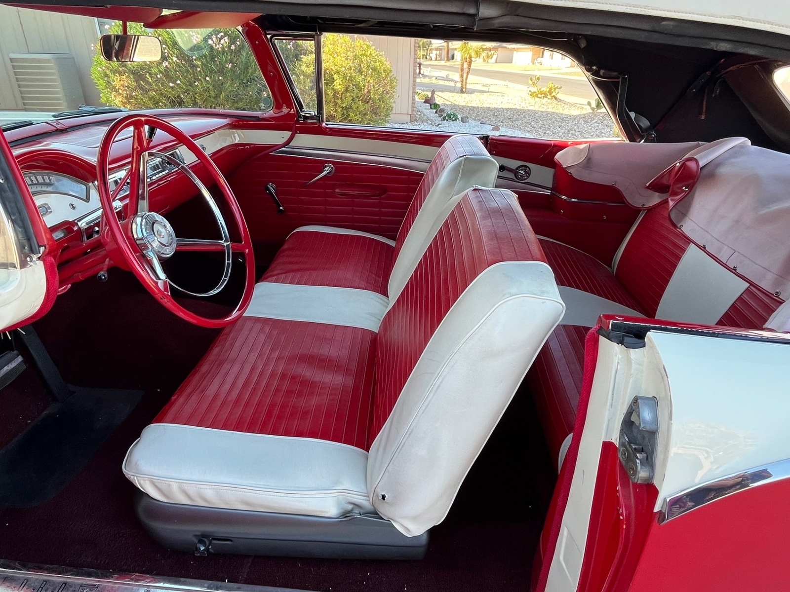 Ford-Fairlane-1957-Convertible-12