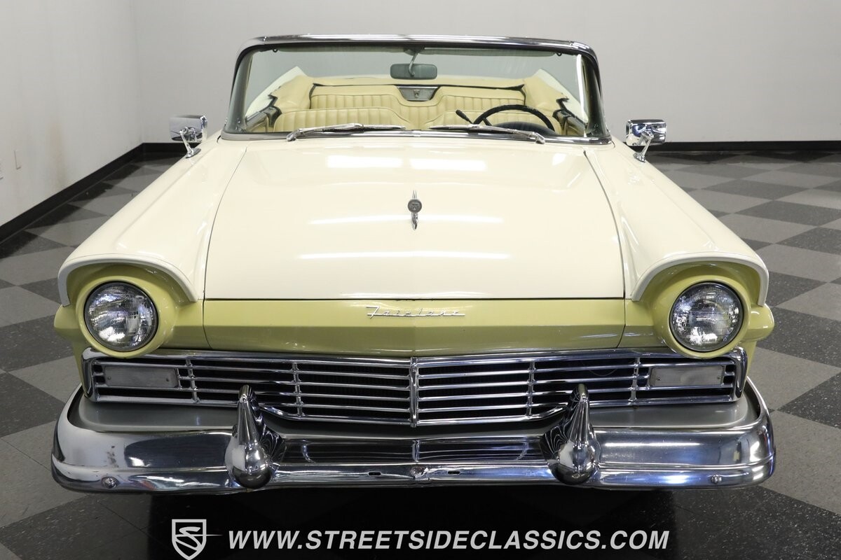 Ford-Fairlane-1957-Convertible-15