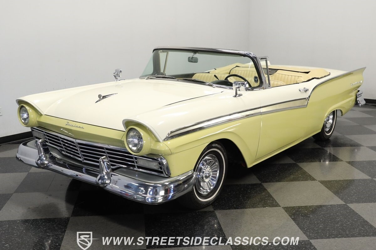 Ford-Fairlane-1957-Convertible-17