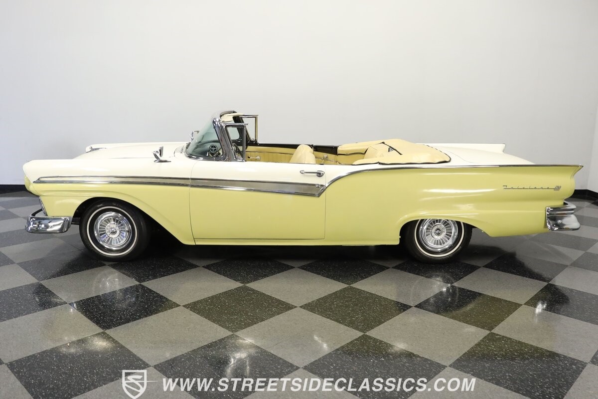 Ford-Fairlane-1957-Convertible-2