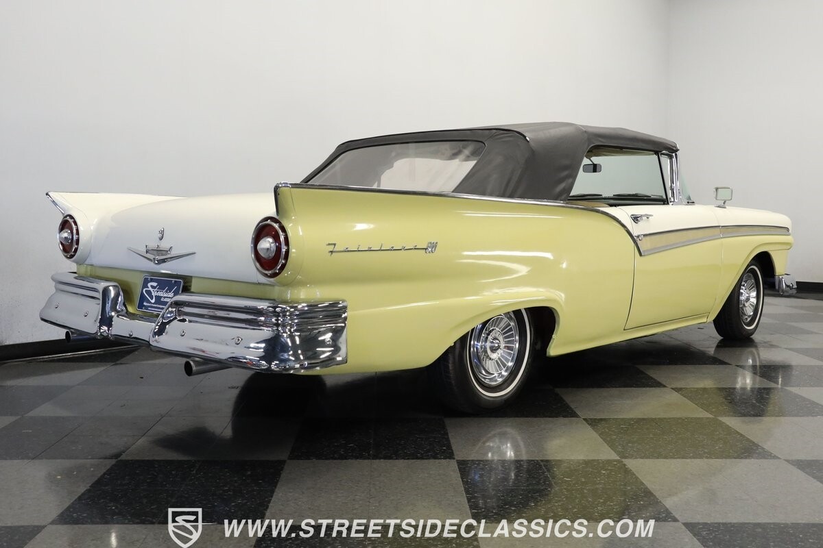 Ford-Fairlane-1957-Convertible-25