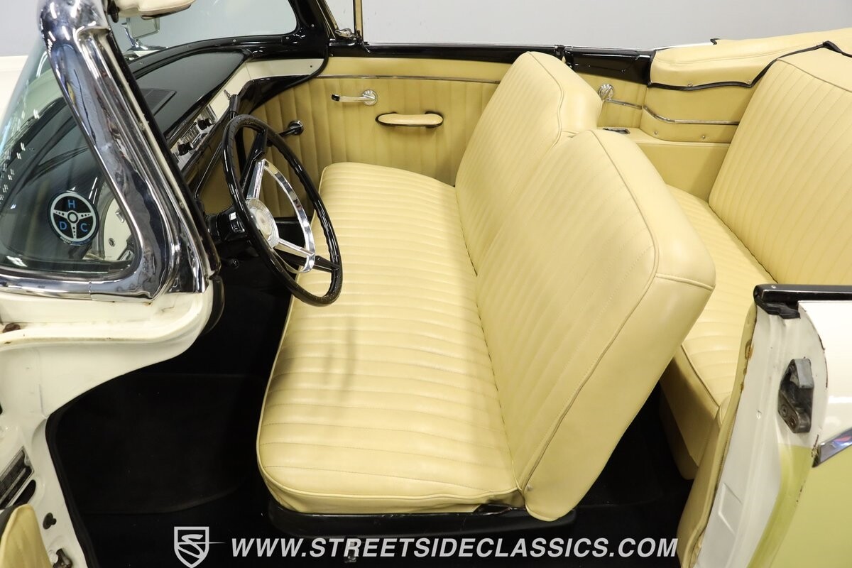 Ford-Fairlane-1957-Convertible-32