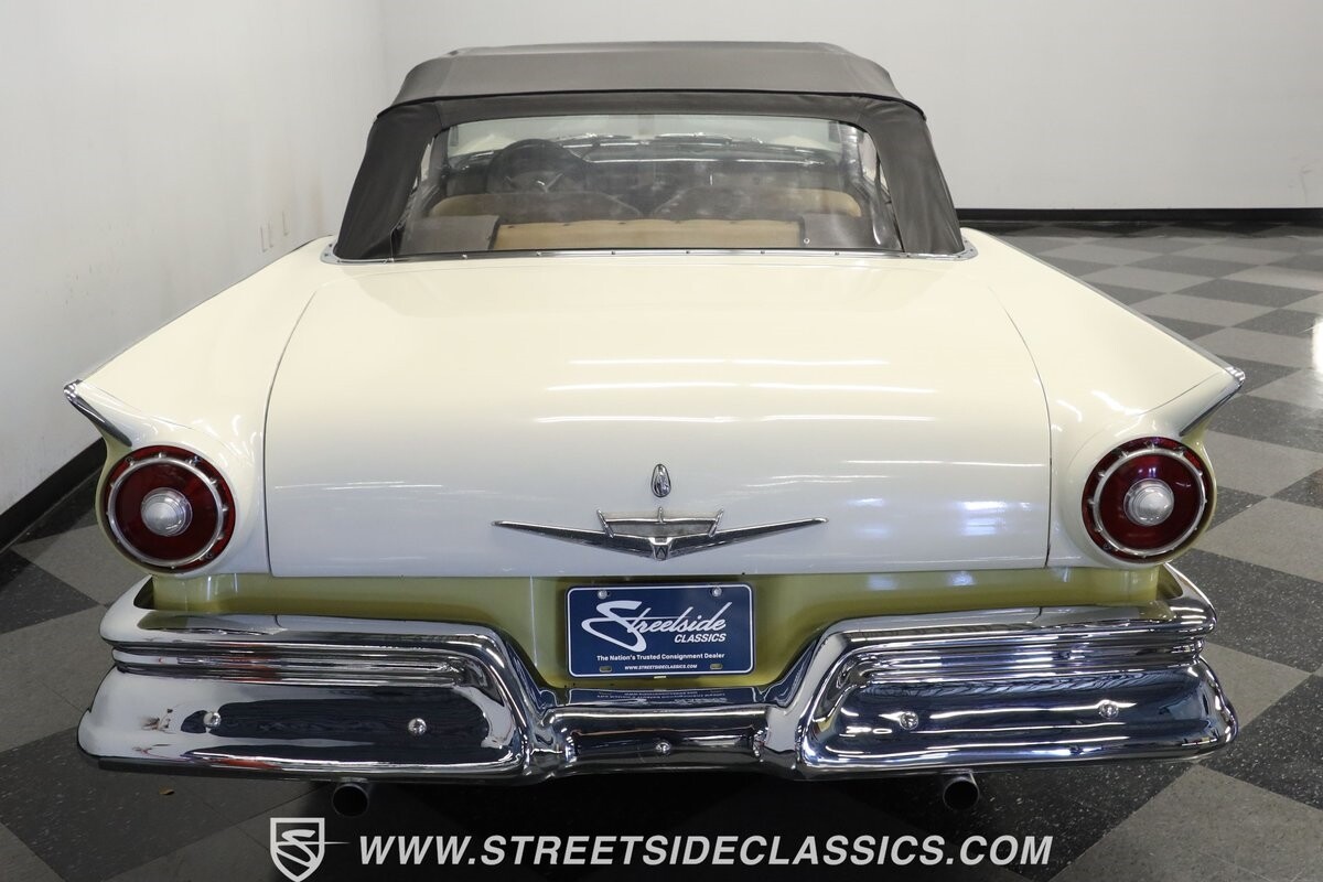 Ford-Fairlane-1957-Convertible-8
