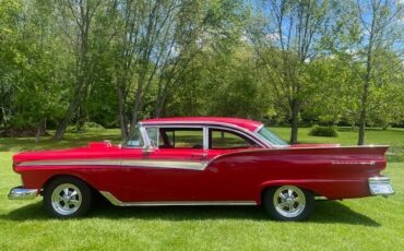 Ford-Fairlane-1957-Coupe-2
