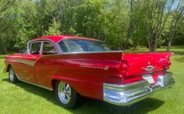 Ford-Fairlane-1957-Coupe-3