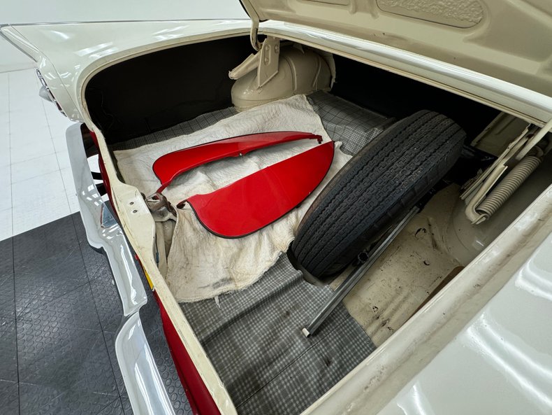 Ford-Fairlane-1957-Flame-Red-Black-34