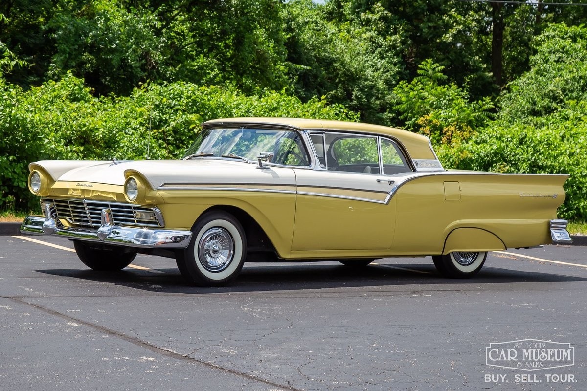 Ford Fairlane 1957 Hardtop