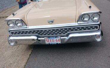 Ford-Fairlane-1959-Sedan-2