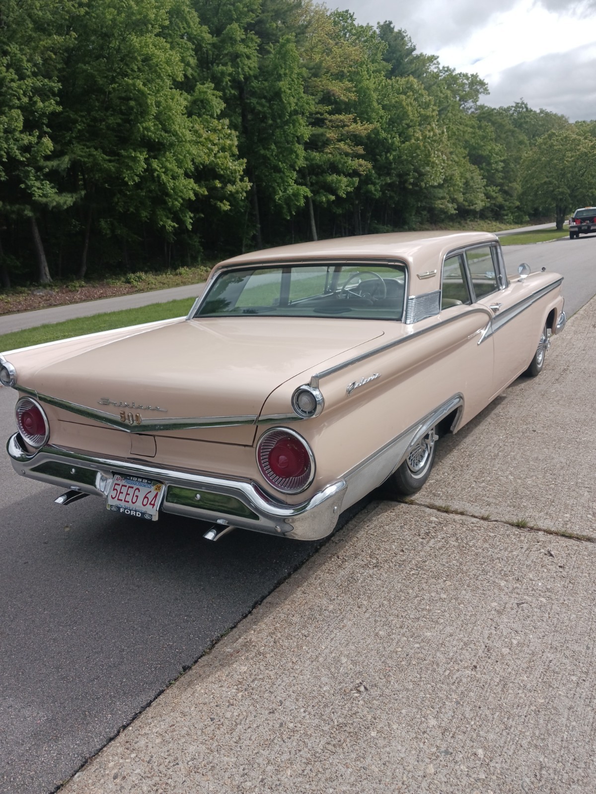 Ford-Fairlane-1959-Sedan-4