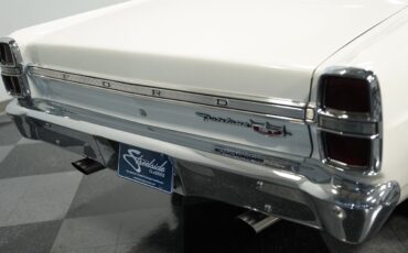 Ford-Fairlane-1967-Fastback-22