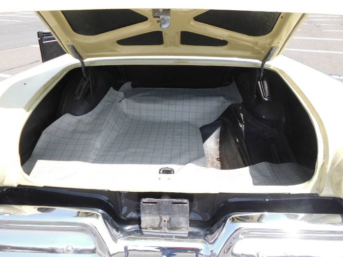 Ford-Fairlane-500-1957-Black-10