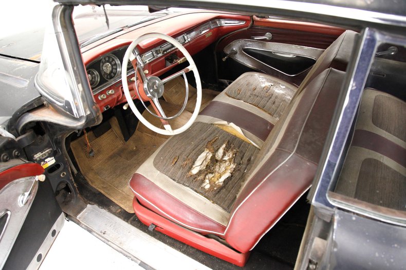 Ford-Fairlane-500-1959-Raven-Black-Red-ampamp-White-39