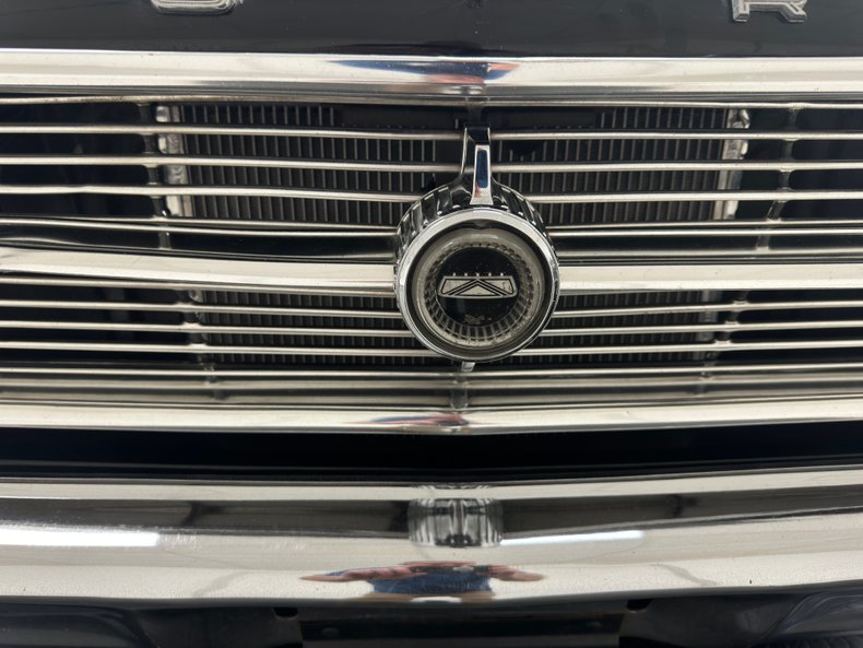 Ford-Fairlane-500-1966-Raven-Black-Red-15