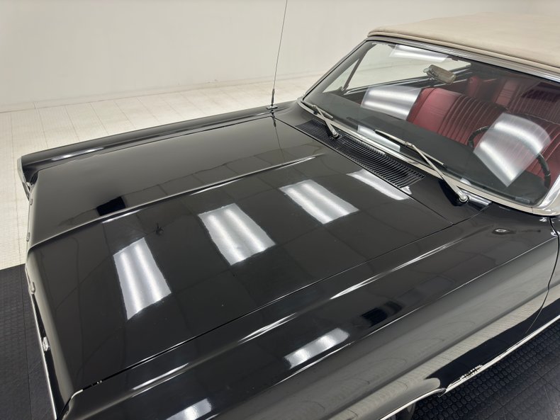 Ford-Fairlane-500-1966-Raven-Black-Red-16