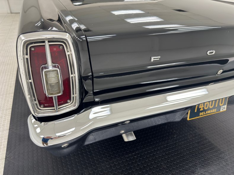 Ford-Fairlane-500-1966-Raven-Black-Red-29