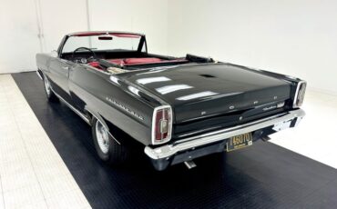 Ford-Fairlane-500-1966-Raven-Black-Red-4