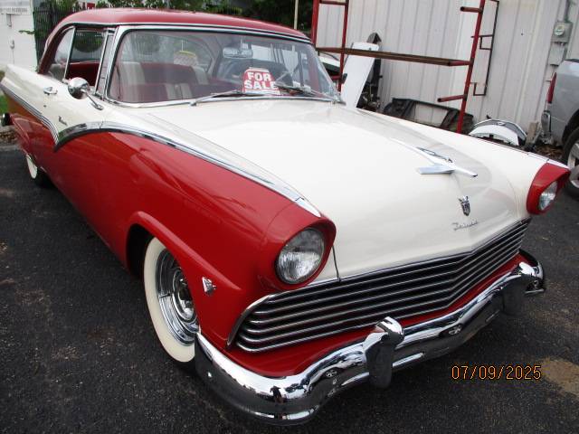 Ford-Fairlane-victoria-1955-red-15