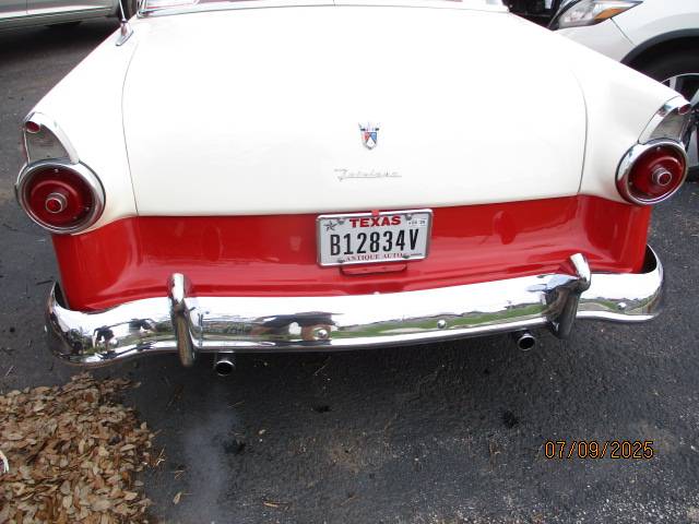 Ford-Fairlane-victoria-1955-red-3