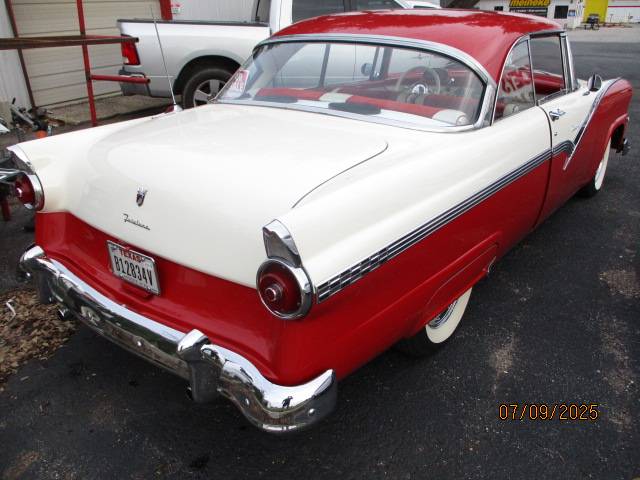 Ford-Fairlane-victoria-1955-red-4