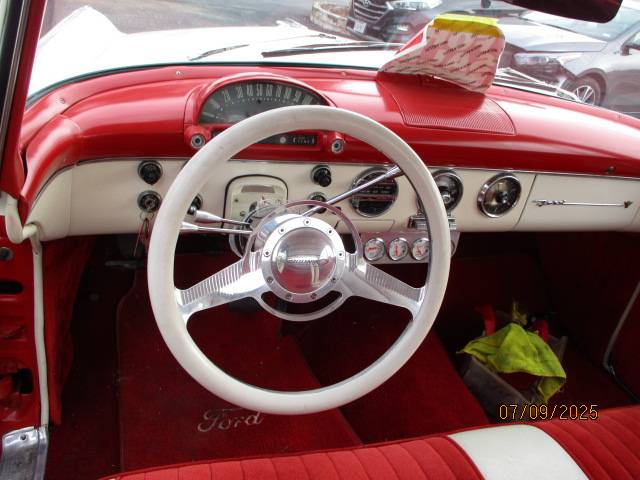 Ford-Fairlane-victoria-1955-red-6