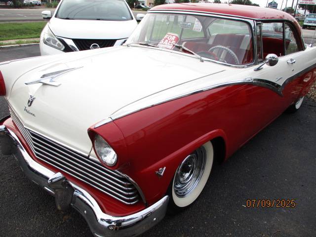 Ford-Fairlane-victoria-1955-red