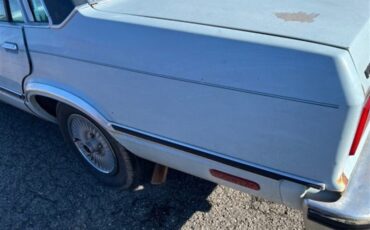 Ford-Fairmont-1982-SEDAN-4-DR-9