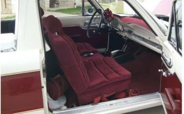 Ford-Falcon-1961-WhiteBurgundy-BurgundyWhite