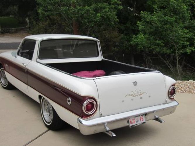 Ford-Falcon-1961-WhiteBurgundy-BurgundyWhite-4