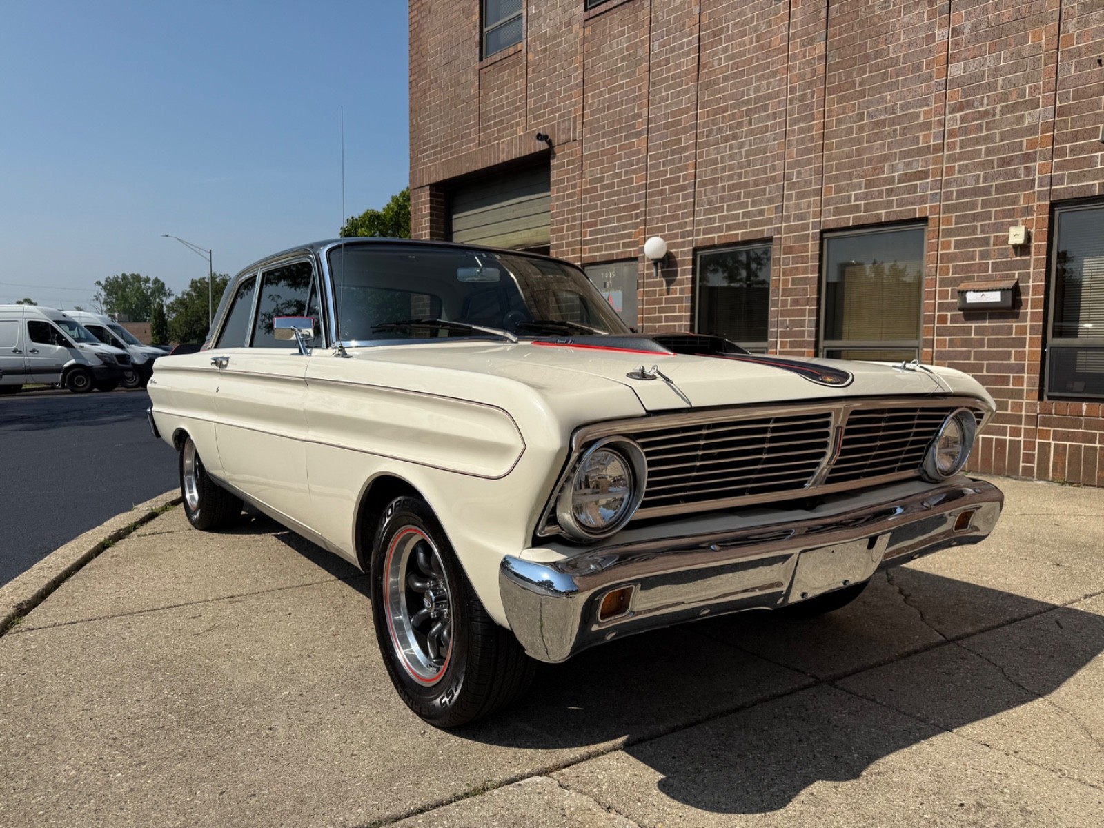 Ford-Falcon-1965-Sedan-10