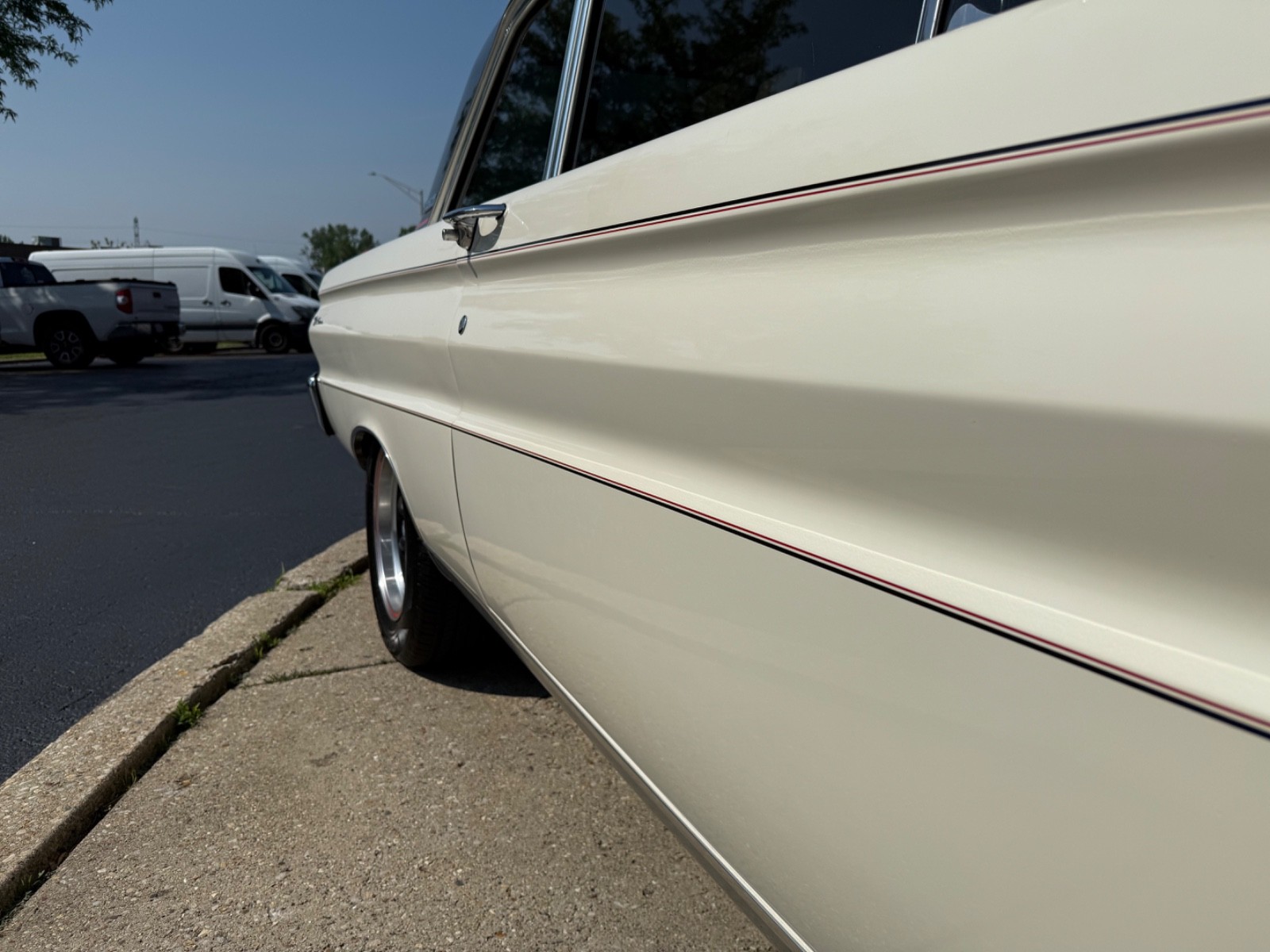 Ford-Falcon-1965-Sedan-11