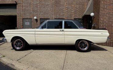 Ford-Falcon-1965-Sedan-2