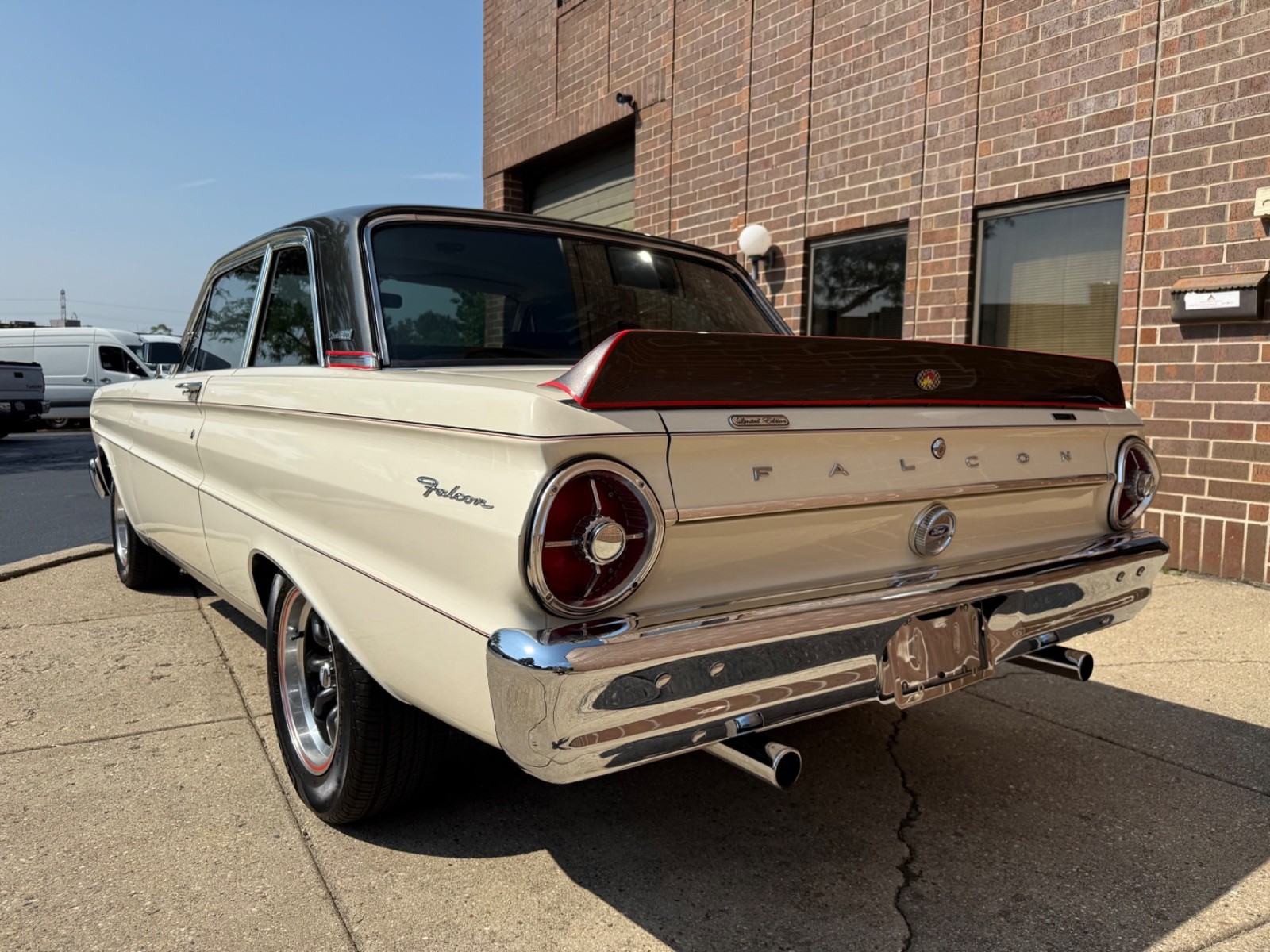 Ford-Falcon-1965-Sedan-4