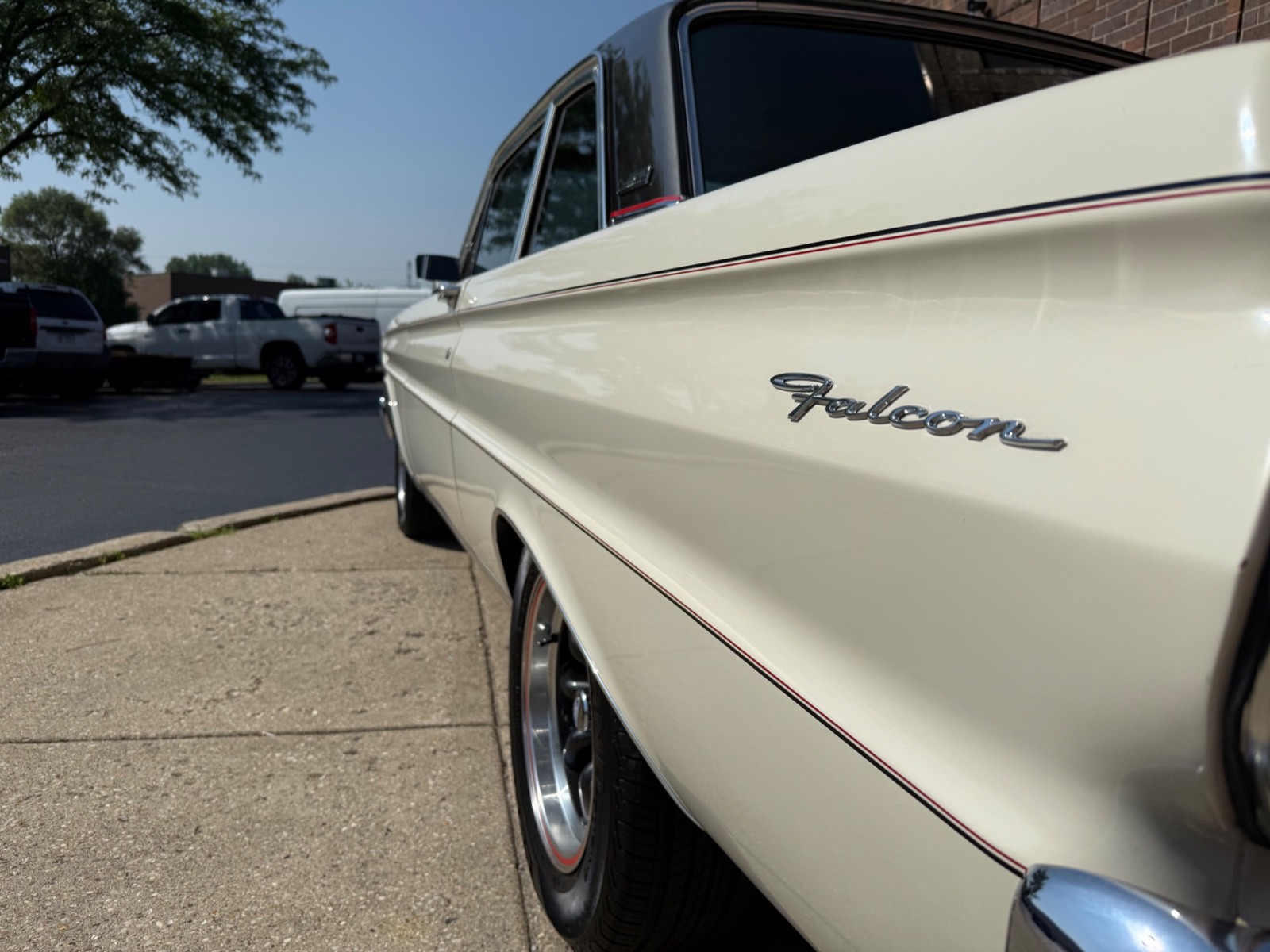 Ford-Falcon-1965-Sedan-5